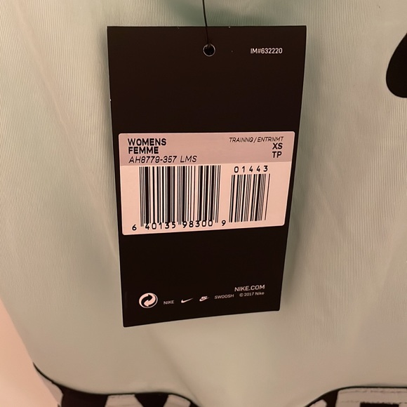 Nike Pro Cropped Women's Training Tank xs NWT - Picture 3 of 3